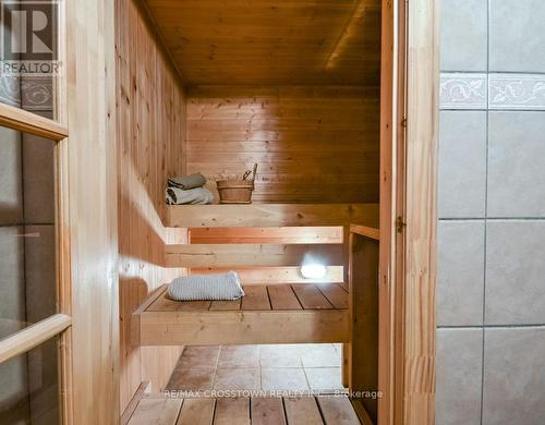 25 Cunningham Drive, Essa, ON - Indoor Photo Showing Other Room