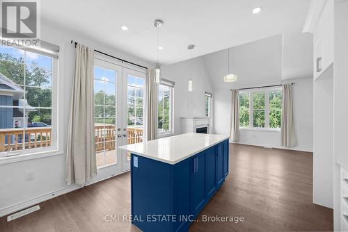 3205 Mosley Street, Wasaga Beach, ON - Indoor Photo Showing Kitchen