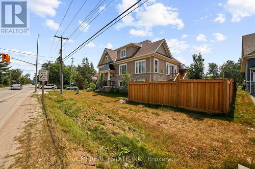 3205 Mosley Street, Wasaga Beach, ON - Outdoor