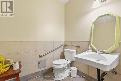 1578 County  8 Road, Kawartha Lakes (Verulam), ON - Indoor Photo Showing Bathroom