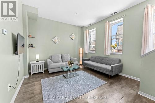 Unit 5 - 366 Richmond Street, London East (East K), ON - Indoor Photo Showing Living Room