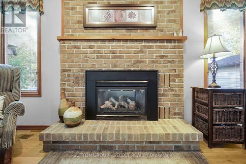 53 Graydon Street, London East (East N), ON - Indoor Photo Showing Living Room With Fireplace