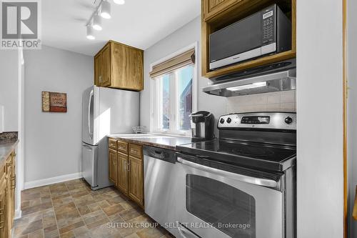 53 Graydon Street, London East (East N), ON - Indoor Photo Showing Kitchen