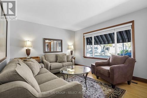 53 Graydon Street, London East (East N), ON - Indoor Photo Showing Living Room