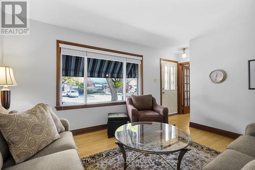 53 Graydon Street, London East (East N), ON - Indoor Photo Showing Living Room