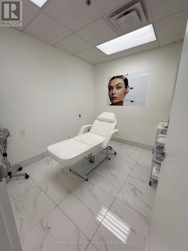 422 - 3075 Hospital Gate, Oakville, ON 