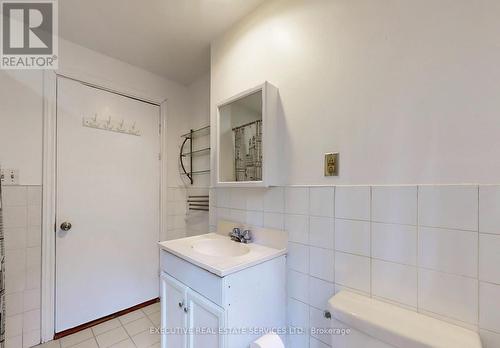 89 John Street, Brampton, ON - Indoor Photo Showing Bathroom