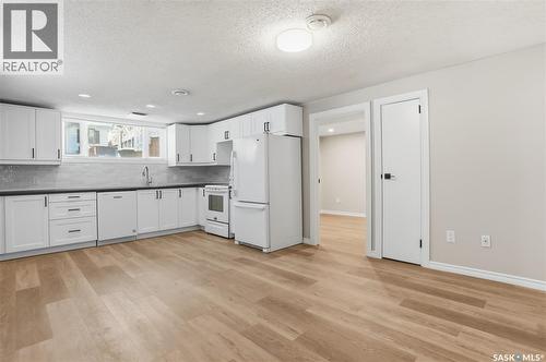 421 9Th Street, Saskatoon, SK - Indoor Photo Showing Kitchen