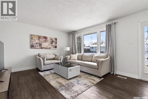 11 Coleman Crescent, Regina, SK - Indoor Photo Showing Living Room