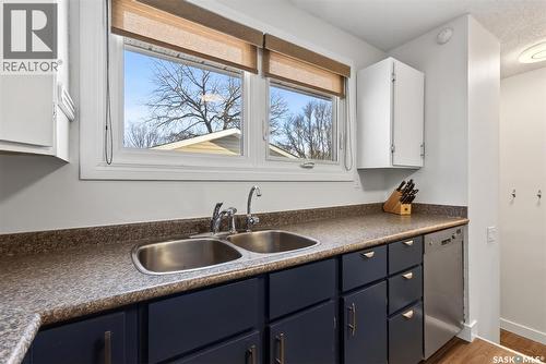11 Coleman Crescent, Regina, SK - Indoor Photo Showing Kitchen With Double Sink