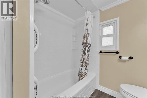 56 Parkside Dr, Mcgregor, ON - Indoor Photo Showing Bathroom