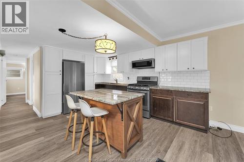 56 Parkside Dr, Mcgregor, ON - Indoor Photo Showing Kitchen