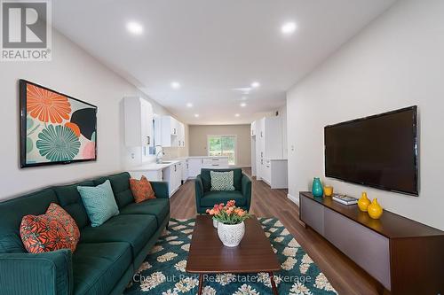 26 Aspen Lane, Nipissing, ON - Indoor Photo Showing Living Room