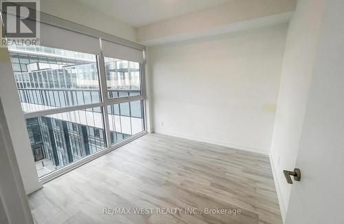 419 - 251 Manitoba Street, Toronto, ON - Indoor Photo Showing Other Room