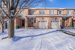 184 DEERCROFT AVENUE  Ottawa, ON K2J 5J3