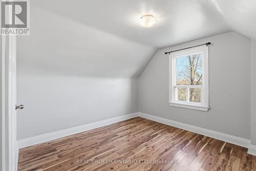 26 Bayfield Avenue, Hamilton, ON - Indoor Photo Showing Other Room