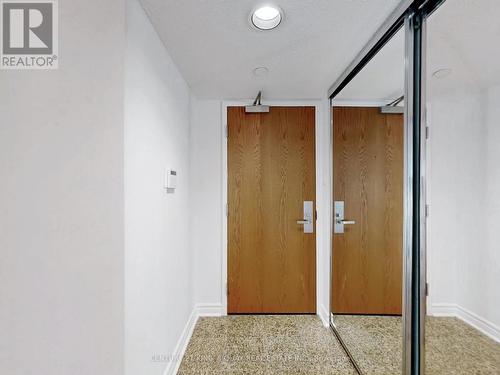 1900 - 38 Elm Street, Toronto, ON - Indoor Photo Showing Other Room