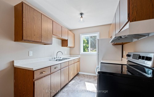 12-4 Cedar Drive, Orangeville, ON - Indoor Photo Showing Kitchen With Double Sink