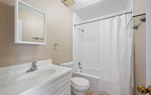 12-4 Cedar Drive, Orangeville, ON - Indoor Photo Showing Bathroom