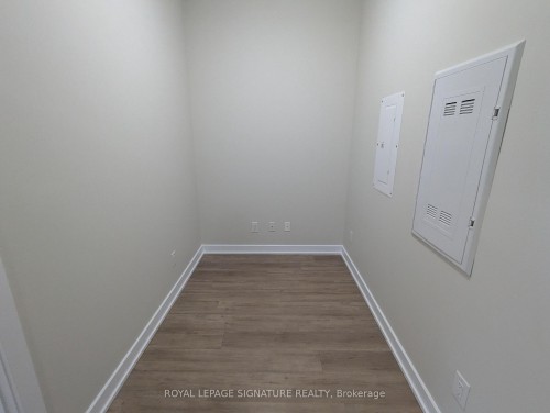 Th4-99 Davisville Avenue, Toronto, ON - Indoor Photo Showing Other Room