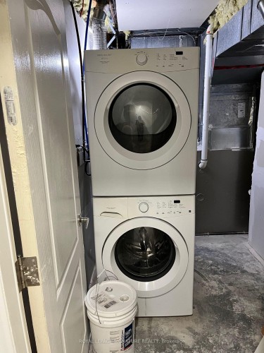 Lower-5174 Sundial Court, Mississauga, ON - Indoor Photo Showing Laundry Room