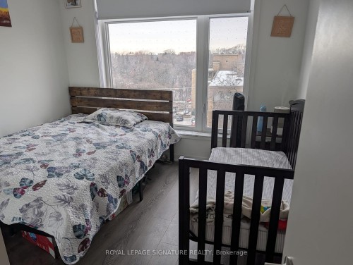 414-165 Canon Jackson Drive, Toronto, ON - Indoor Photo Showing Bedroom