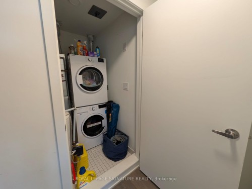 414-165 Canon Jackson Drive, Toronto, ON - Indoor Photo Showing Laundry Room