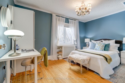 229 Glengrove Avenue W, Toronto, ON - Indoor Photo Showing Bedroom