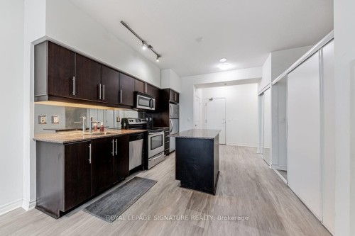 602-2885 Bayview Avenue, Toronto, ON - Indoor Photo Showing Kitchen