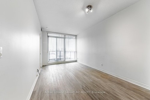 602-2885 Bayview Avenue, Toronto, ON - Indoor Photo Showing Other Room