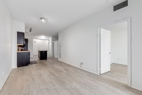 602-2885 Bayview Avenue, Toronto, ON - Indoor Photo Showing Other Room