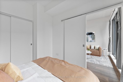 411-159 Dundas Street E, Toronto, ON - Indoor Photo Showing Bedroom