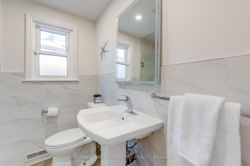 9 Ivorwood Crescent, Toronto, ON - Indoor Photo Showing Bathroom