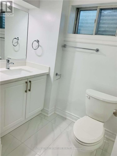 Lower-23 Lynmont Road, Toronto, ON - Indoor Photo Showing Bathroom