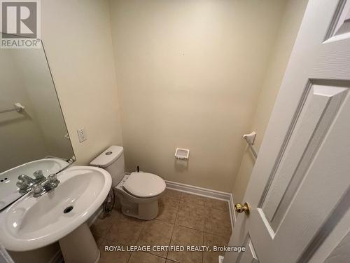 426 Orange Walk Crescent, Mississauga, ON - Indoor Photo Showing Bathroom