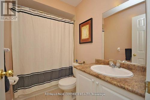 426 Orange Walk Crescent, Mississauga, ON - Indoor Photo Showing Bathroom