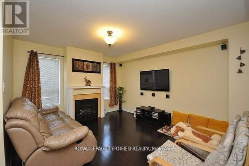 426 Orange Walk Crescent, Mississauga, ON - Indoor Photo Showing Living Room With Fireplace