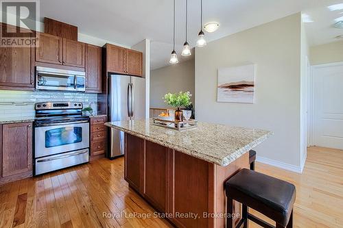 115 Turnberry Trail, Welland (Hwy 406/Welland), ON - Indoor Photo Showing Kitchen With Upgraded Kitchen