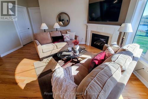 115 Turnberry Trail, Welland (Hwy 406/Welland), ON - Indoor Photo Showing Living Room With Fireplace