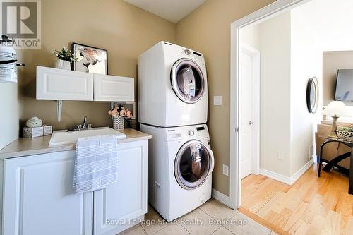 115 Turnberry Trail, Welland (Hwy 406/Welland), ON - Indoor Photo Showing Laundry Room