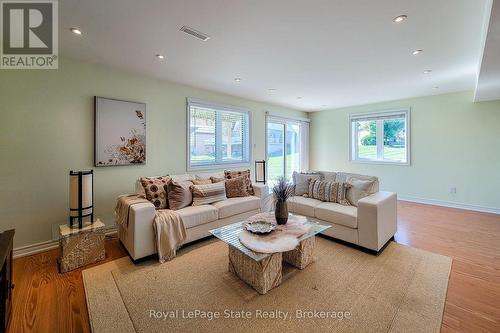 115 Turnberry Trail, Welland (Hwy 406/Welland), ON - Indoor Photo Showing Living Room