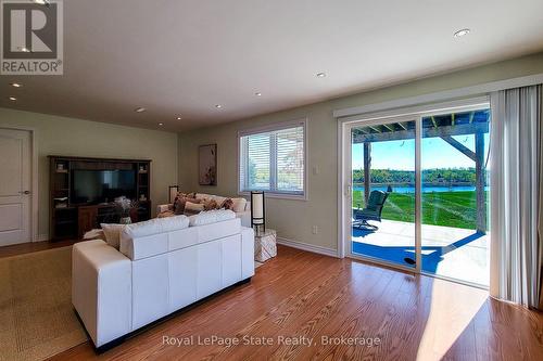 115 Turnberry Trail, Welland (Hwy 406/Welland), ON - Indoor Photo Showing Living Room