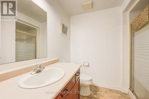 17 - 465 Woolwich Street N, Waterloo, ON - Indoor Photo Showing Bathroom