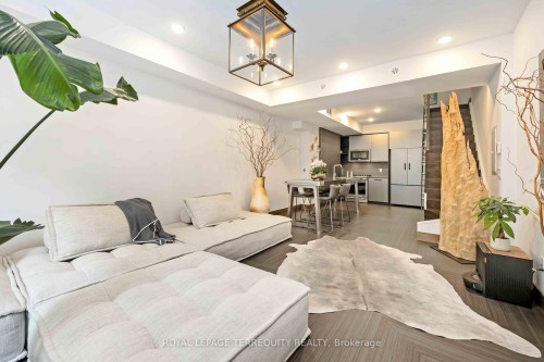 30-3 Elsie Lane, Toronto, ON - Indoor