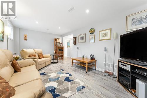 530 Rowanwood Avenue, Ottawa, ON - Indoor Photo Showing Living Room