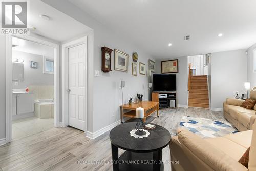 530 Rowanwood Avenue, Ottawa, ON - Indoor Photo Showing Living Room