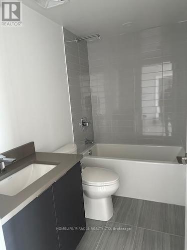 3507 - 2033 Kennedy Road, Toronto, ON - Indoor Photo Showing Bathroom
