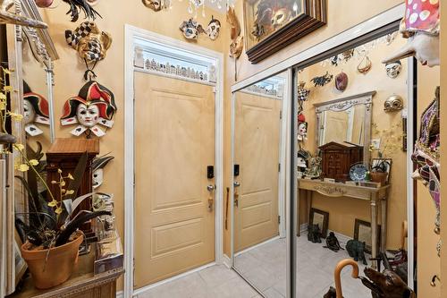 Hall - 4-120 Boul. De L'Amérique-Française, Gatineau (Aylmer), QC 