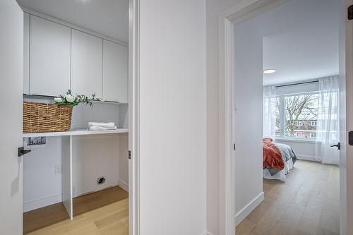 Salle de lavage - 1300 Rue Montarville, Saint-Bruno-De-Montarville, QC - Indoor Photo Showing Other Room