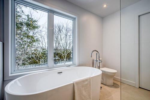 Salle de bains attenante à la CCP - 1300 Rue Montarville, Saint-Bruno-De-Montarville, QC - Indoor Photo Showing Bathroom